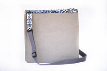 Load image into Gallery viewer, Diamond Print Women's Crossbody