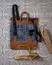 Load image into Gallery viewer, Earth Running Backpack