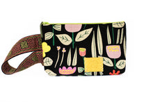 Load image into Gallery viewer, Spring Flowers Lime Zipper Wristlet